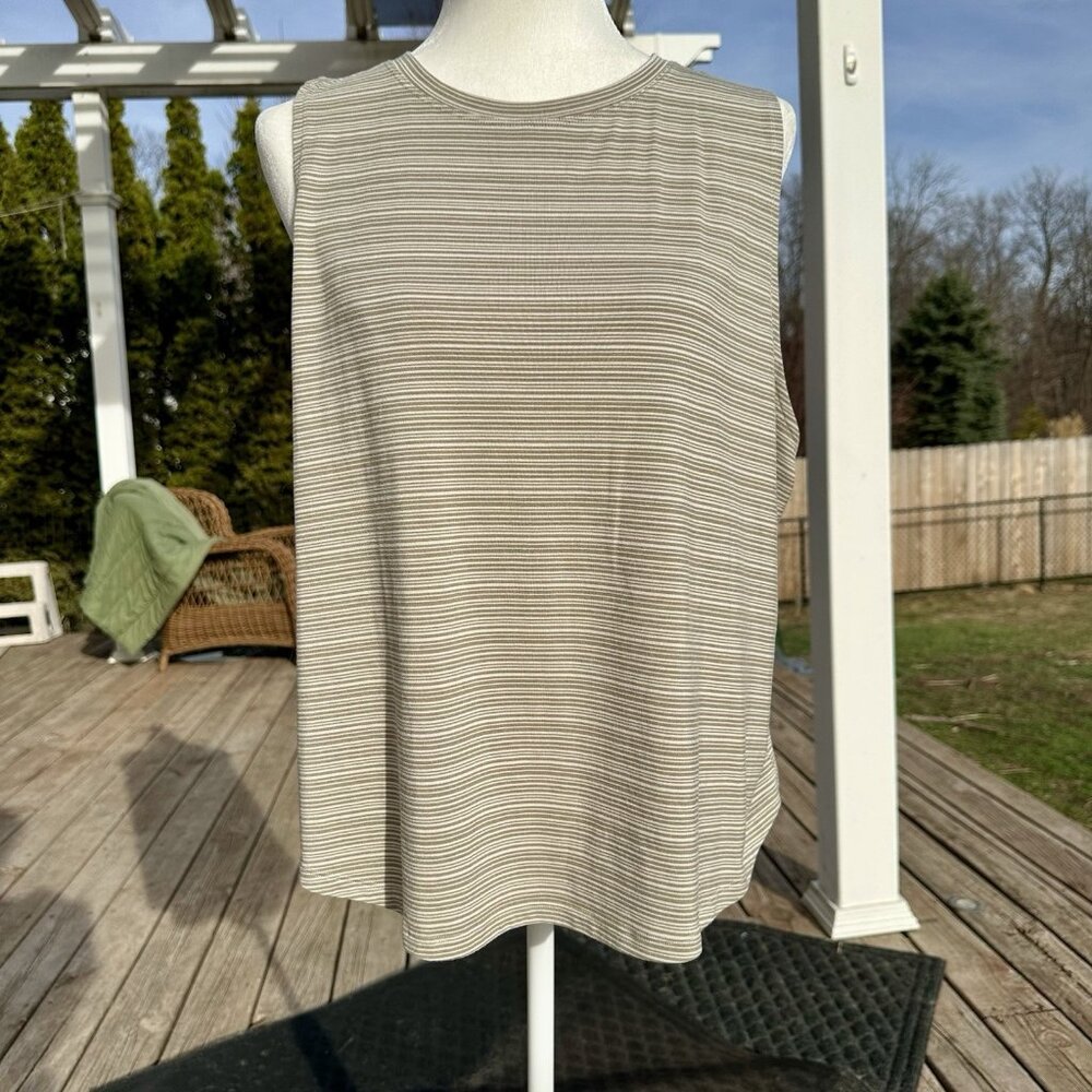 Athleta Womens Cloudlight Tank Top 1X‎ Sage Green Lightweight Stretch Outdoors